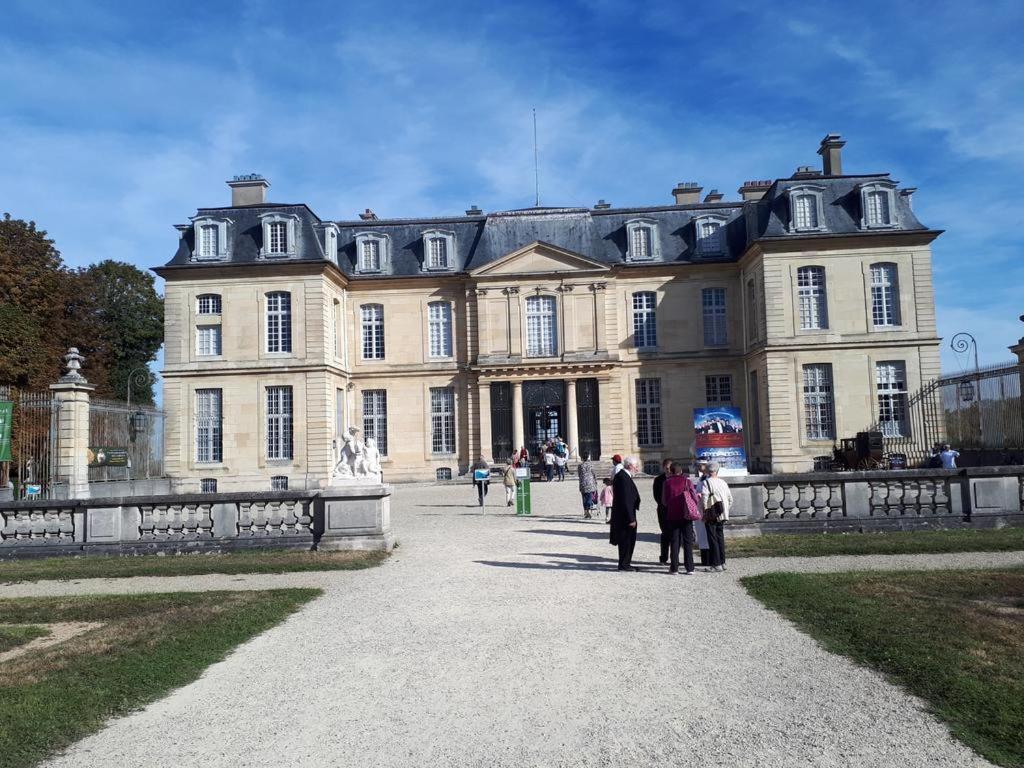 D&E Paris-Disney: 5-Bedroom Holiday Apartment with Netflix Champs-Sur-Marne Exterior photo